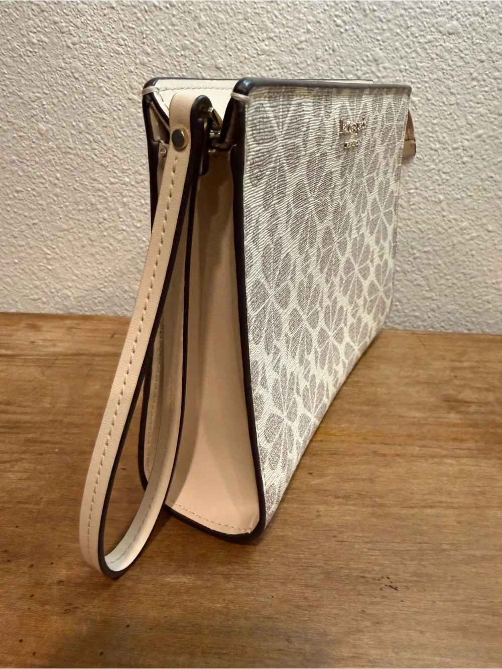 Kate Spade Floral Spade Wristlet Clutch Cream Taupe Like New